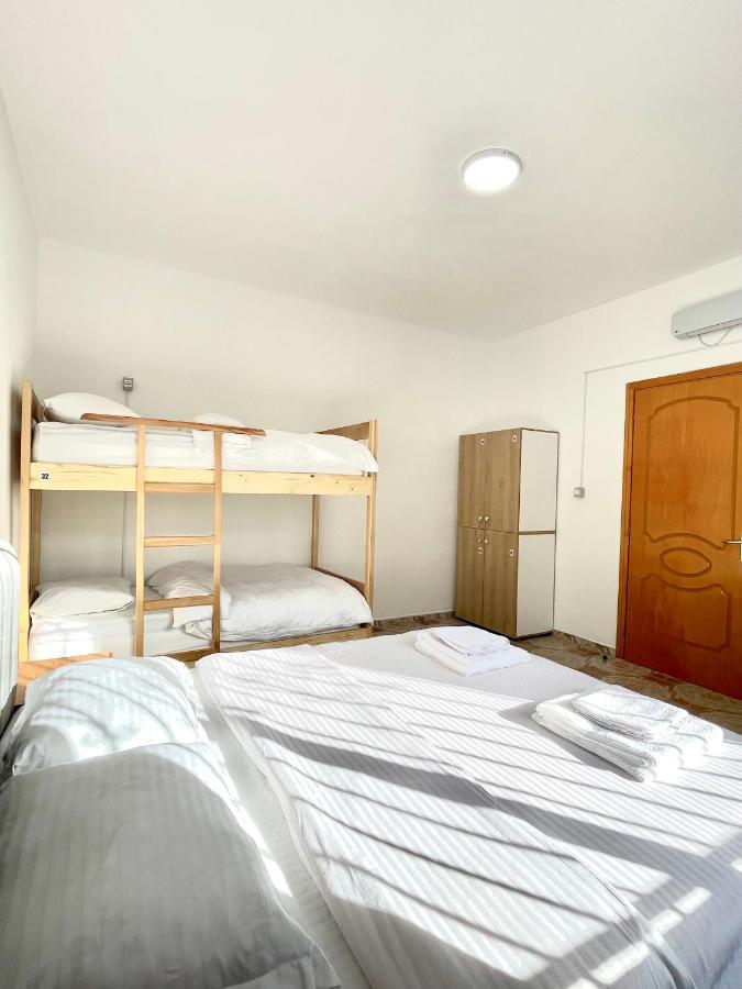Me&You Hostel Tirana Extérieur photo