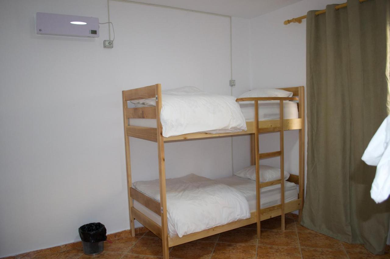 Me&You Hostel Tirana Extérieur photo