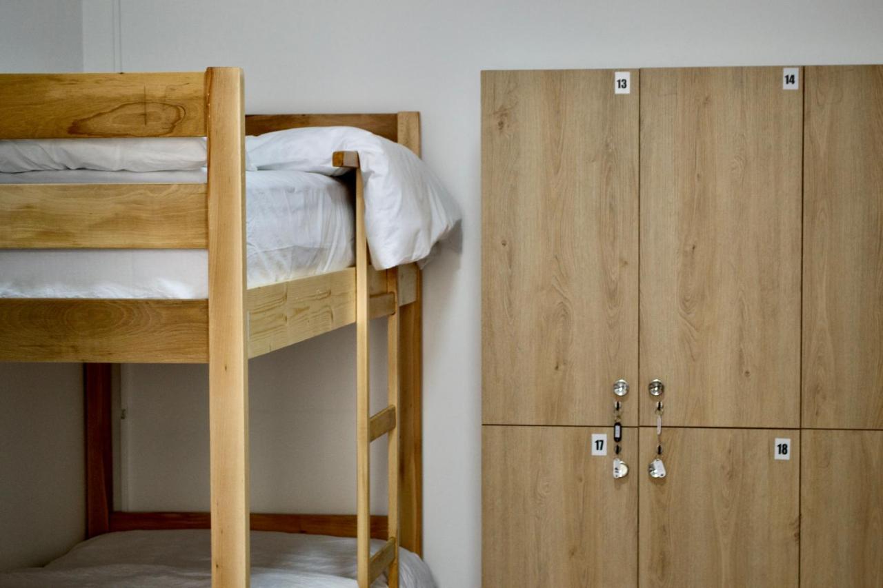 Me&You Hostel Tirana Extérieur photo