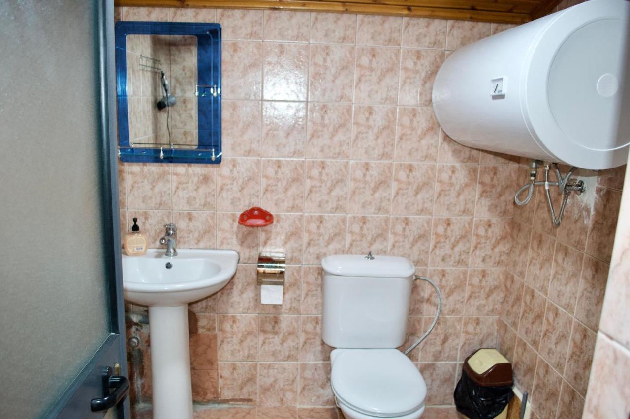 Me&You Hostel Tirana Extérieur photo